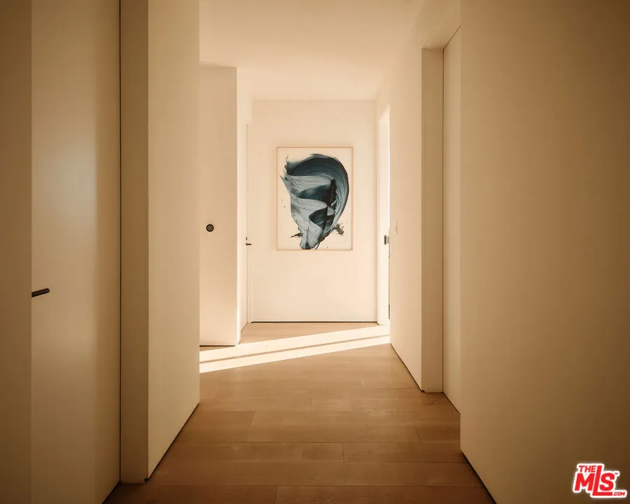 8899 Beverly Boulevard 8c, Los Angeles, California 90048 home-pic-11